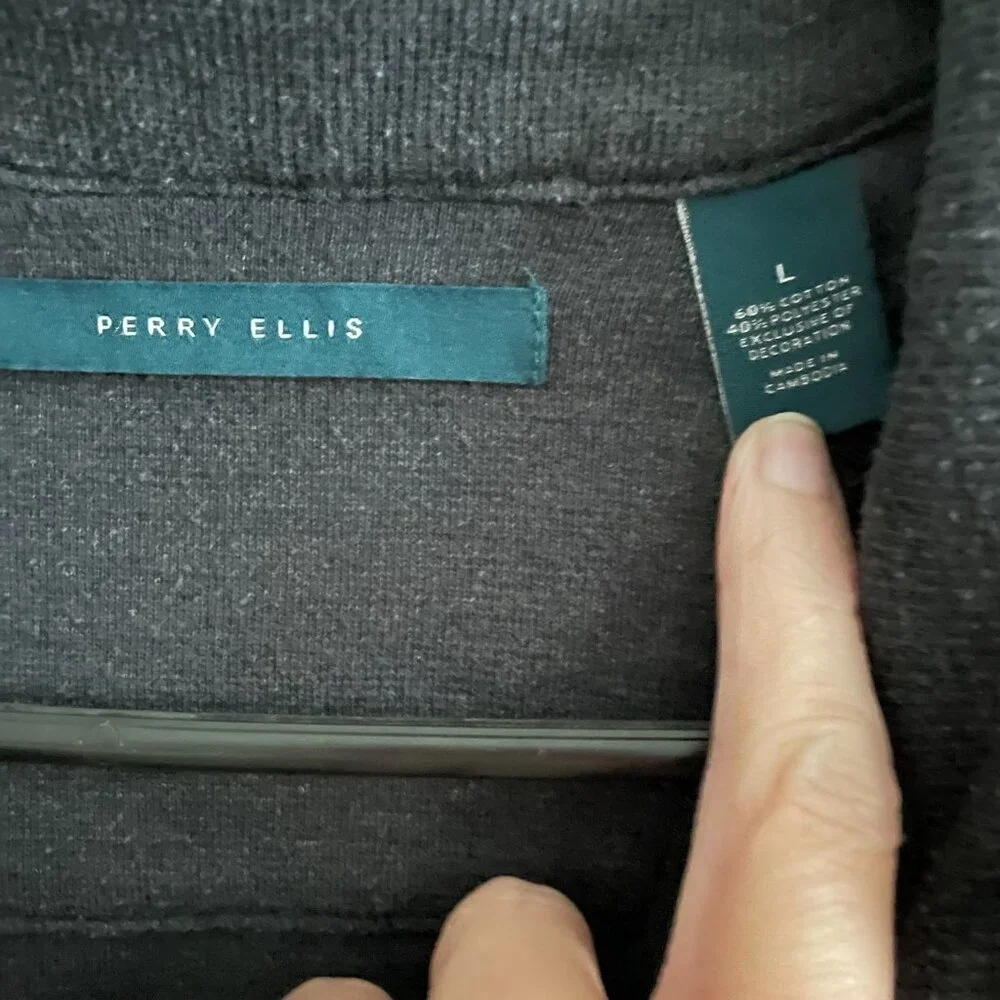 2/$25.00 Perry Ellis Zip Up Sweater L - Picture 2 of 3